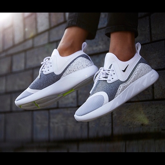 Nike LunarCharge Essential - Spackle - Picture 2 of 6